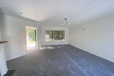 Photo of property in 15 Vanderbilt Parade, Albany, Auckland, 0632