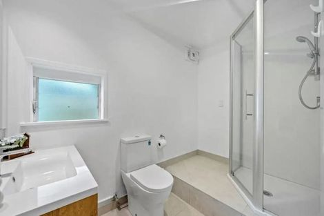 Photo of property in 2/17 Sartors Avenue, Northcross, Auckland, 0630