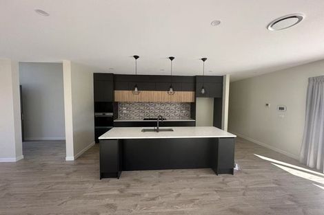 Photo of property in 17 Babina Avenue, Kumeu, 0810