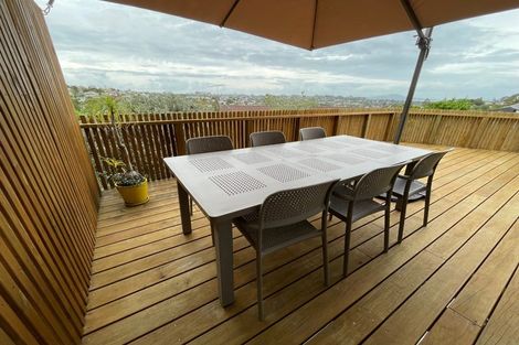 Photo of property in 2 Trias Road, Totara Vale, Auckland, 0629