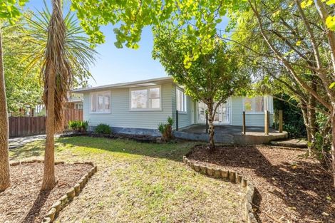 Photo of property in 3 Tamariki Avenue, Kelston, Auckland, 0602