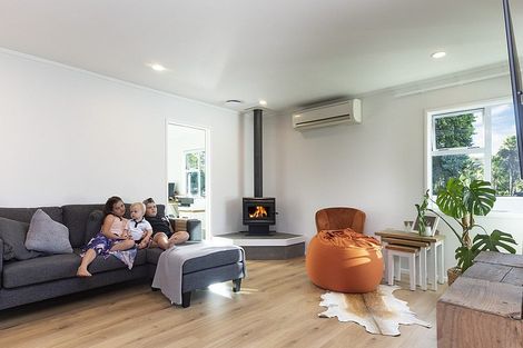 Photo of property in 4 Bethells Road, Waitakere, Auckland, 0816