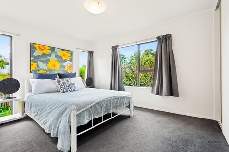 Photo of property in 26 Amery Place, West Harbour, Auckland, 0618