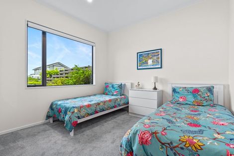 Photo of property in 8 Kuparu Lane, Red Beach, 0932