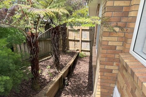 Photo of property in 23 Simon Owen Place, Golflands, Auckland, 2013