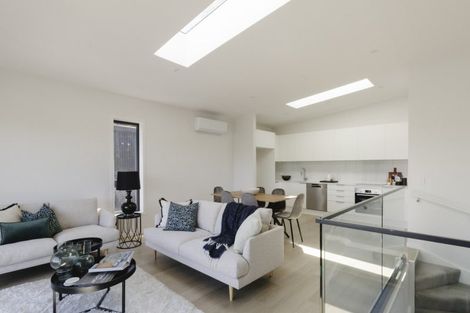 Photo of property in 111 Tiketike Way, Brooklyn, Wellington, 6021