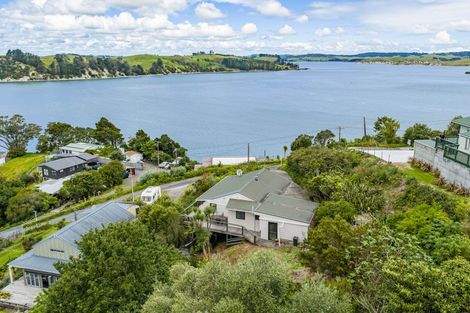 Photo of property in 14 Cliff Street, Pahi, Paparoa, 0571