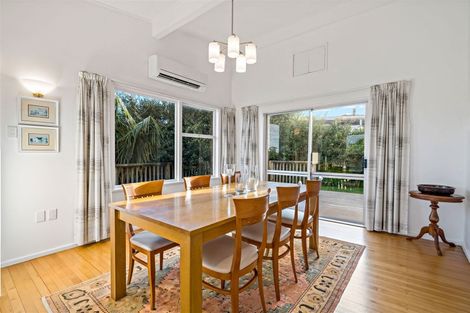 Photo of property in 17 Edgerton Road, Te Atatu Peninsula, Auckland, 0610