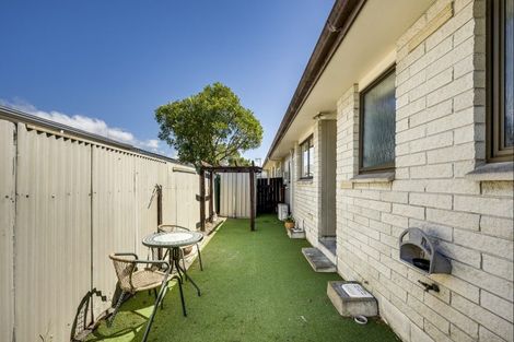 Photo of property in 2/403 Avenue Road West, Hastings, 4122