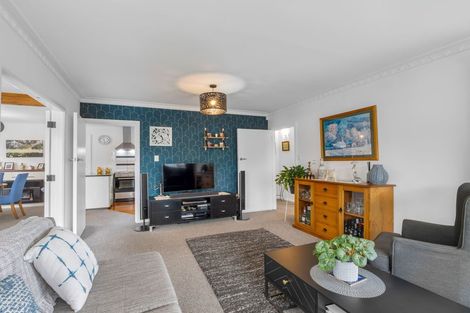 Photo of property in 42 Waratah Street, Avondale, Christchurch, 8061