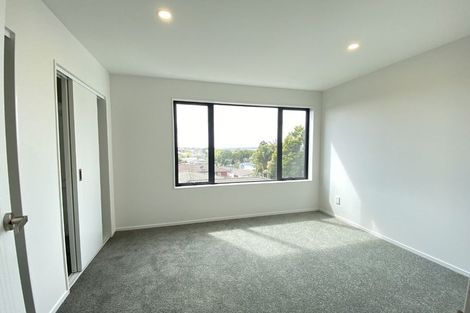 Photo of property in 7/113 Te Atatu Road, Te Atatu South, Auckland, 0610
