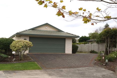 Photo of property in 2/17 Arrathorne Place, Northpark, Auckland, 2013