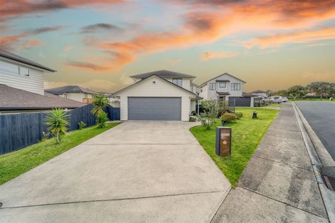 Photo of property in 18 Maylee Crescent, Gulf Harbour, Whangaparaoa, 0930