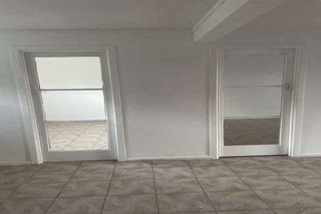 Photo of property in 2 Glenmore Road, Sunnyhills, Auckland, 2010