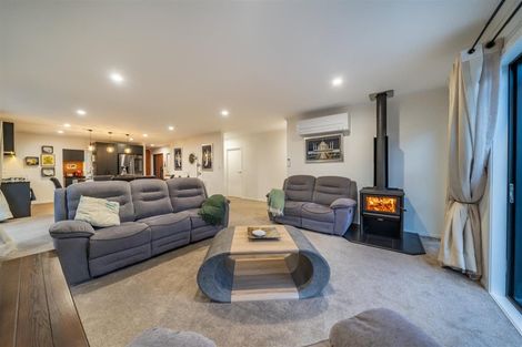 Photo of property in 4 Fenwick Crescent, Wallaceville, Upper Hutt, 5018