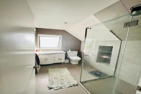 Photo of property in 2/86 Aviemore Drive, Highland Park, Auckland, 2010