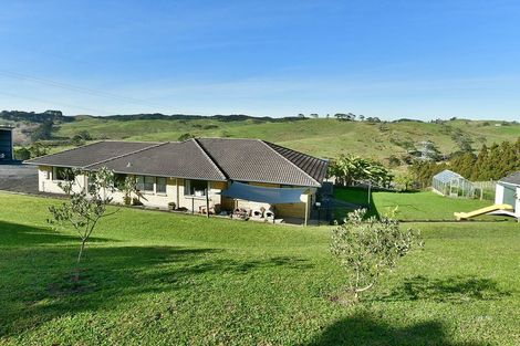 Photo of property in 128 Spur Road, Stillwater, Silverdale, 0993