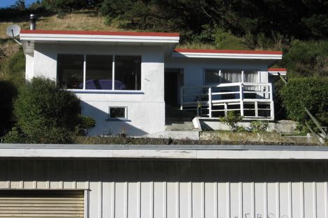 Photo of property in 56 Newlands Road, Newlands, Wellington, 6037