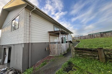 Photo of property in 16 Massine Place, Randwick Park, Auckland, 2105