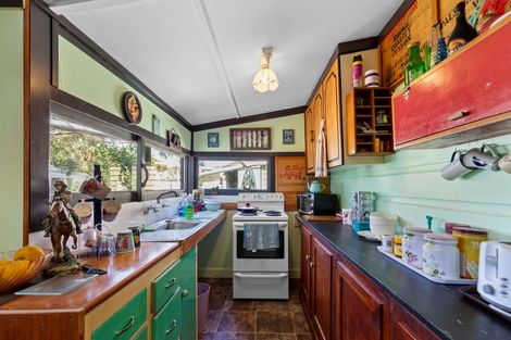 Photo of property in 13 Beach Street, Tangimoana, 4822