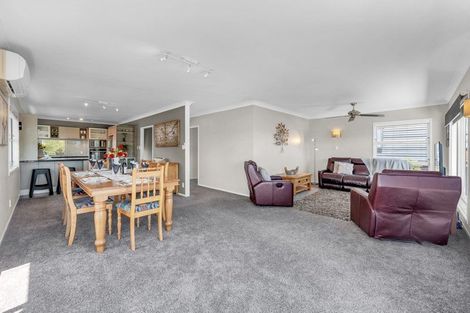 Photo of property in 3/58 Takutai Avenue, Half Moon Bay, Auckland, 2012
