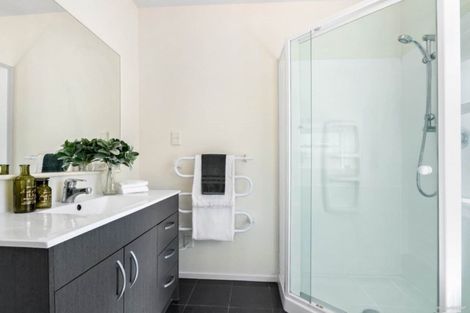 Photo of property in 7 Harbour Lights Close, West Harbour, Auckland, 0618