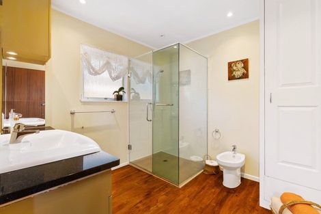 Photo of property in 13 Mcdowell Crescent, Hillcrest, Auckland, 0627