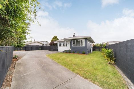 Photo of property in 9 Hinau Place, Cloverlea, Palmerston North, 4412