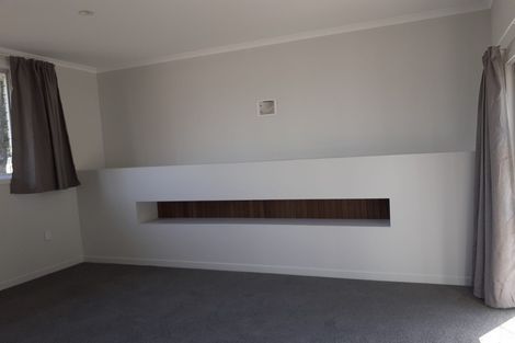 Photo of property in 27 Vancouver Place, Marfell, New Plymouth, 4310