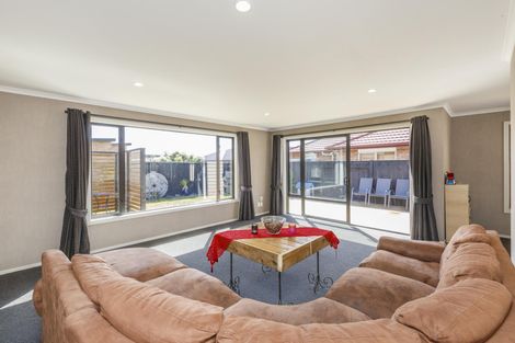 Photo of property in 5 Angelina Way, Kelvin Grove, Palmerston North, 4414