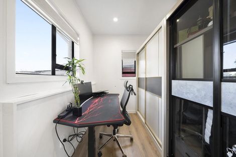 Photo of property in 35 Freyberg Avenue, Papatoetoe, Auckland, 2104