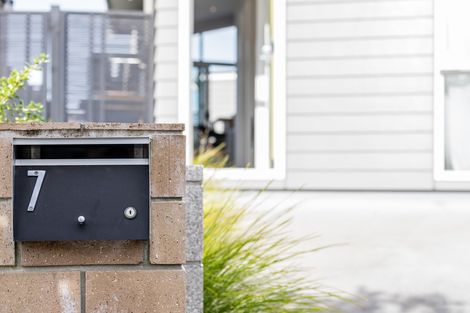 Photo of property in 7 Teal Way, Hobsonville, Auckland, 0616