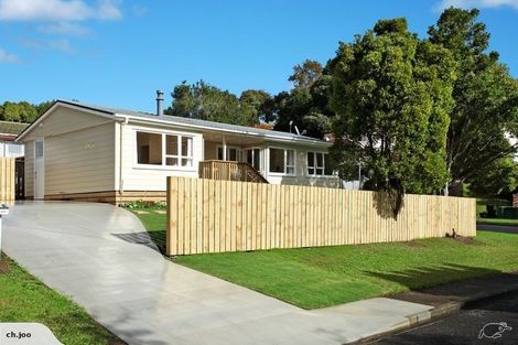 Photo of property in 69a Powrie Street, Glenfield, Auckland, 0629