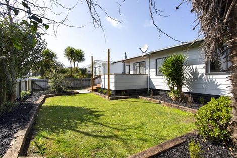 Photo of property in 2/13 Warriston Avenue, Waiuku, 2123