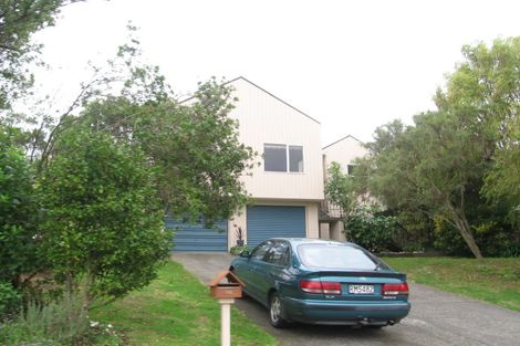 Photo of property in 123 Taylor Terrace, Tawa, Wellington, 5028