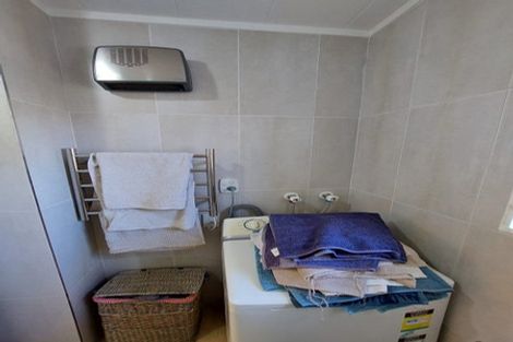 Photo of property in 9/18 Parr Terrace, Castor Bay, Auckland, 0620