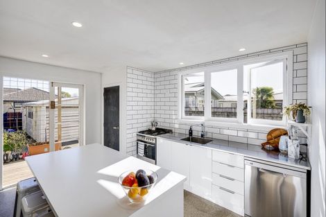 Photo of property in 1013 Heretaunga Street East, Parkvale, Hastings, 4122