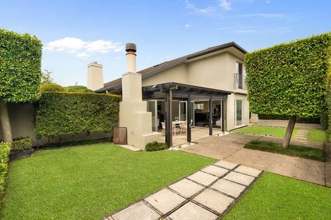 Photo of property in 1 Red Oak Place, Schnapper Rock, Auckland, 0632