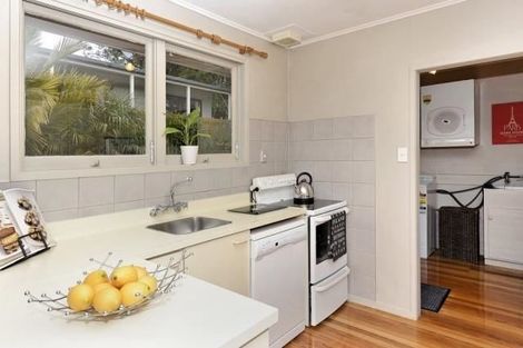 Photo of property in 31 Patts Avenue, Glendene, Auckland, 0602