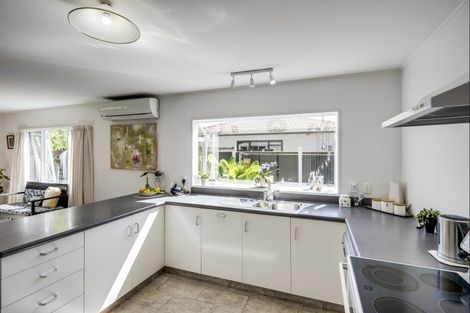 Photo of property in 425 Southland Place, Raureka, Hastings, 4120