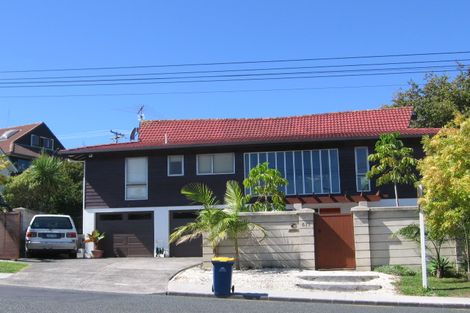 Photo of property in 1/517 Beach Road, Murrays Bay, Auckland, 0630