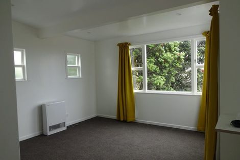 Photo of property in 73 Queens Drive, Lyall Bay, Wellington, 6022