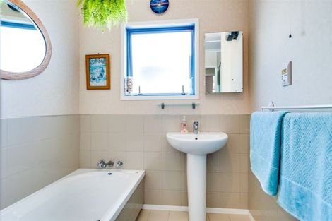 Photo of property in 109 North Shore Road, Eskdale, Napier, 4182