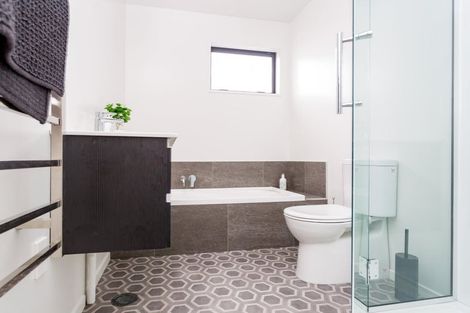 Photo of property in 1/176 Edgeware Road, Edgeware, Christchurch, 8013