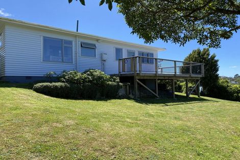 Photo of property in 86 Ruskin Road, Newlands, Wellington, 6037