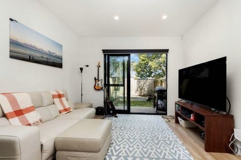 Photo of property in 4/28 Vodanovich Road, Te Atatu South, Auckland, 0610