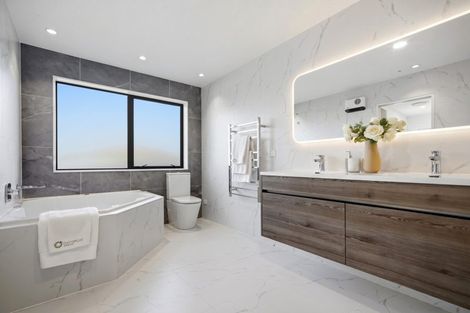 Photo of property in 5 Luff Place, Long Bay, Auckland, 0630