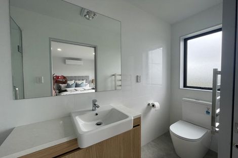 Photo of property in 2c Fowler Street, Northcote, Auckland, 0627