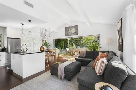 Photo of property in 17 Mcclintock Road, Massey, Auckland, 0614