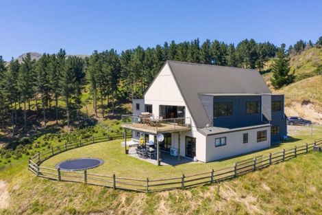 Photo of property in 21 Rochfort Road, Kahuranaki, Havelock North, 4295